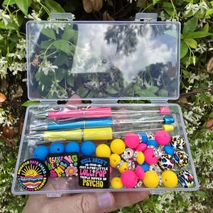 DIY beadable pen set, beadable pen, beads, ballpoint pen set, DIY, silicone bead set, ballpoint pen, focal beads, pen set, DIY craft, pens