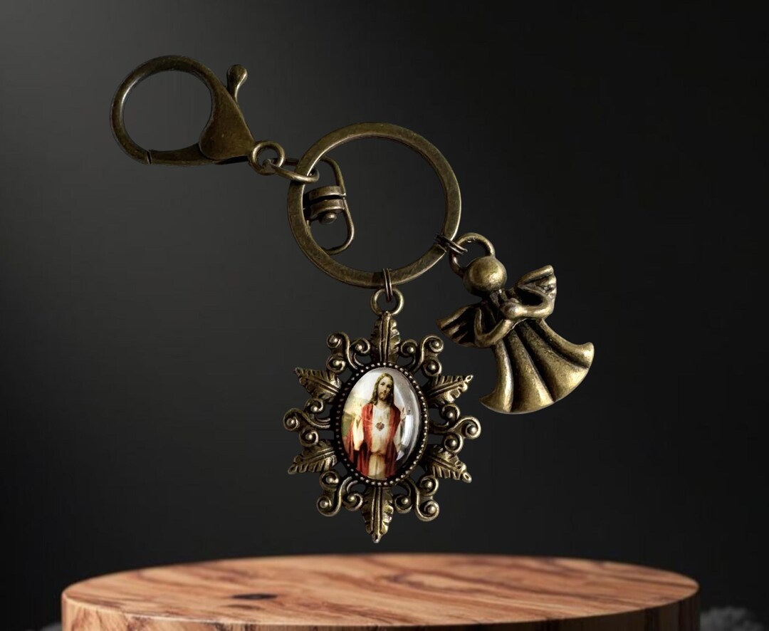 Sacred Key Chain Sacred Heart of Jesus Keychain - Etsy