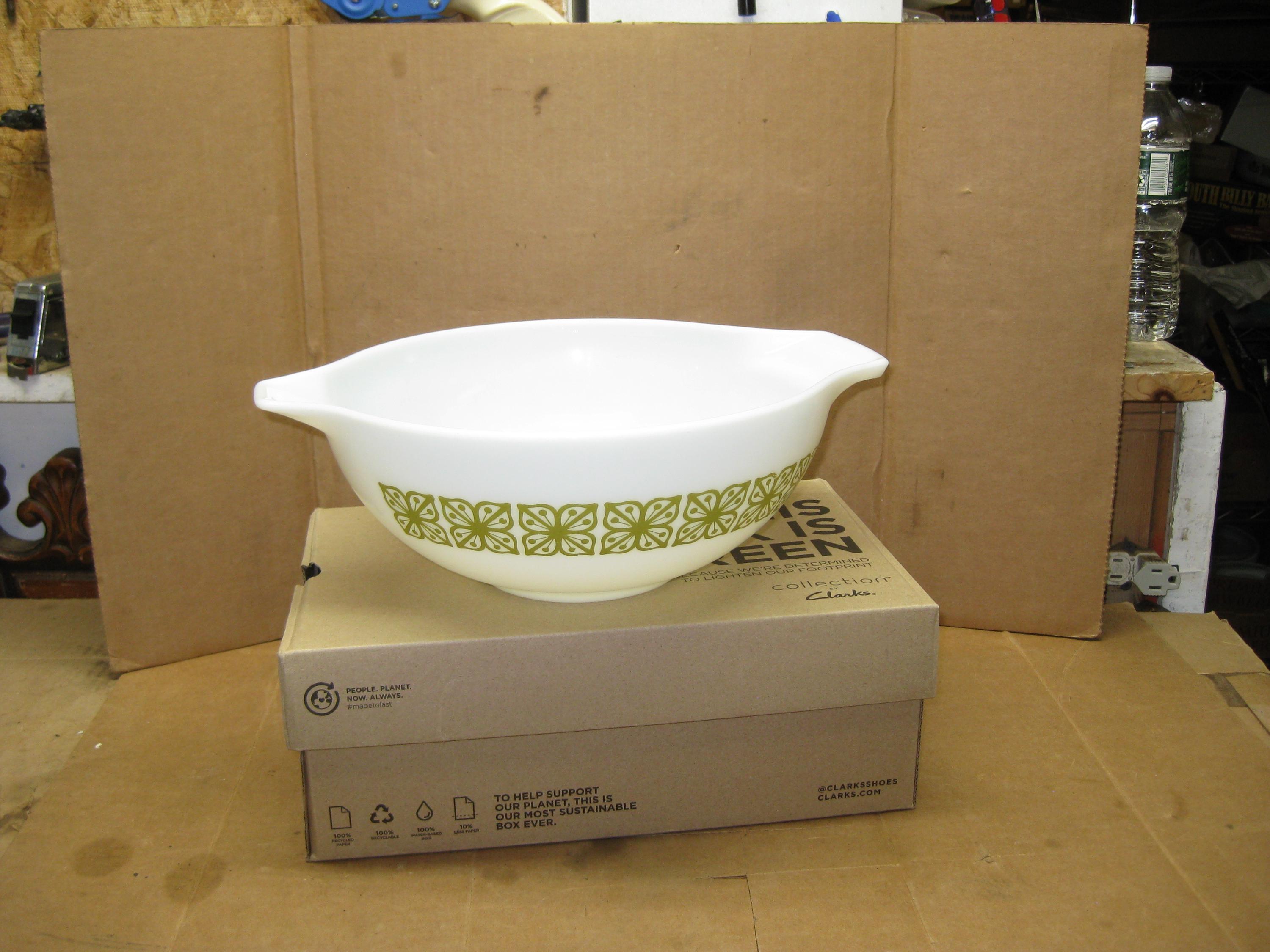 Vintage 1966 - 1972  PYREX Autumn Floral (Verde) Cinderella Round Nesting Bowl # 444