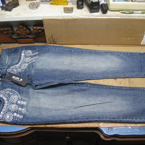 Allen B. by Allen Schwartz Designer Cropped  Blue Jeans w/ Sequins Size 10