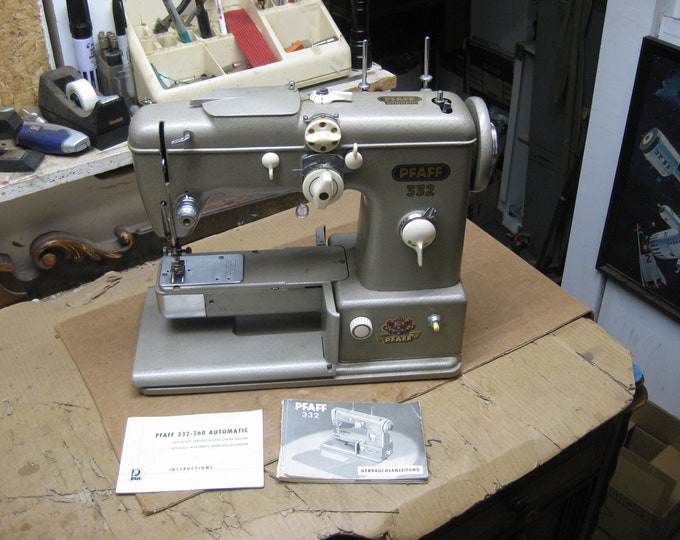 Vintage 1950's Pfaff 332 Sewing Machine Germany S/N 5958115 See