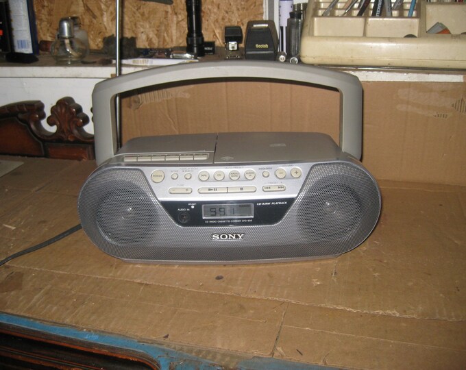 Vintage Sony Radio / Tape Deck / CD Player Model CFDS05 Tested and