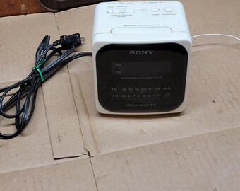 Vintage Late 80's early 90's SONY Dream Machine Clock Radio / Alarm Model ICF-C120 (Working)