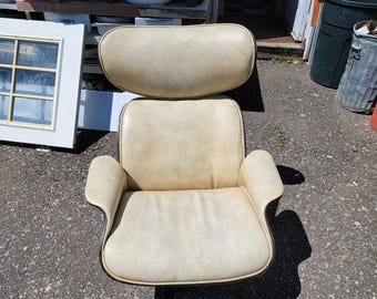 Vintage MCM "Mr. Chair" designed by George Mulhauser for Plycraft circa. 1960's