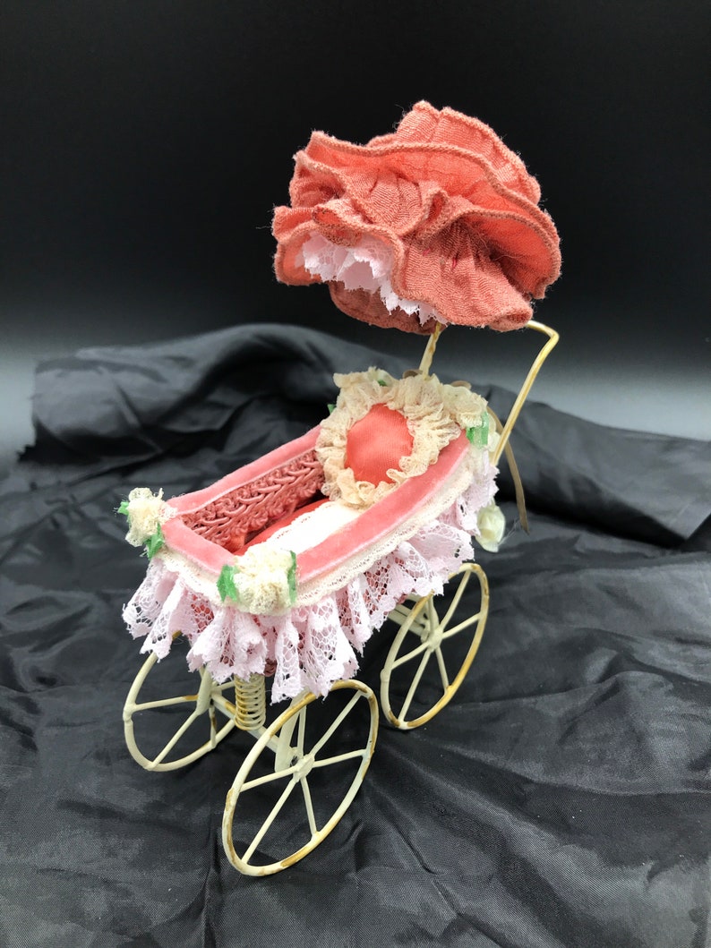 Victorian Dollhouse Pram Artisan Made Miniature Baby Carriage Dollhouse Nursery Baby 1:12 Scale Baby Stroller Vintage Metal Baby Buggy