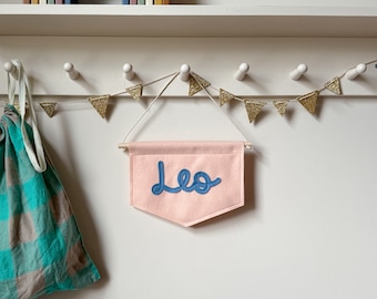Gepersonaliseerde vilten naambanner: aangepaste kinderkamerdecoratie