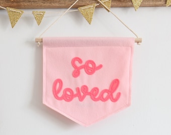 So Loved mini vilten banner Kwekerij muur decor kinderkamer vlag