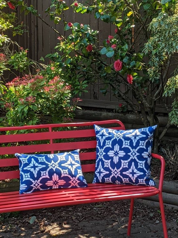 Outdoor Blue Pillow Cushion Covers And White Pattern Canada Outdoor Blue Pillow Cushion Covers, Cushion Covers For Patio Furniture Canada