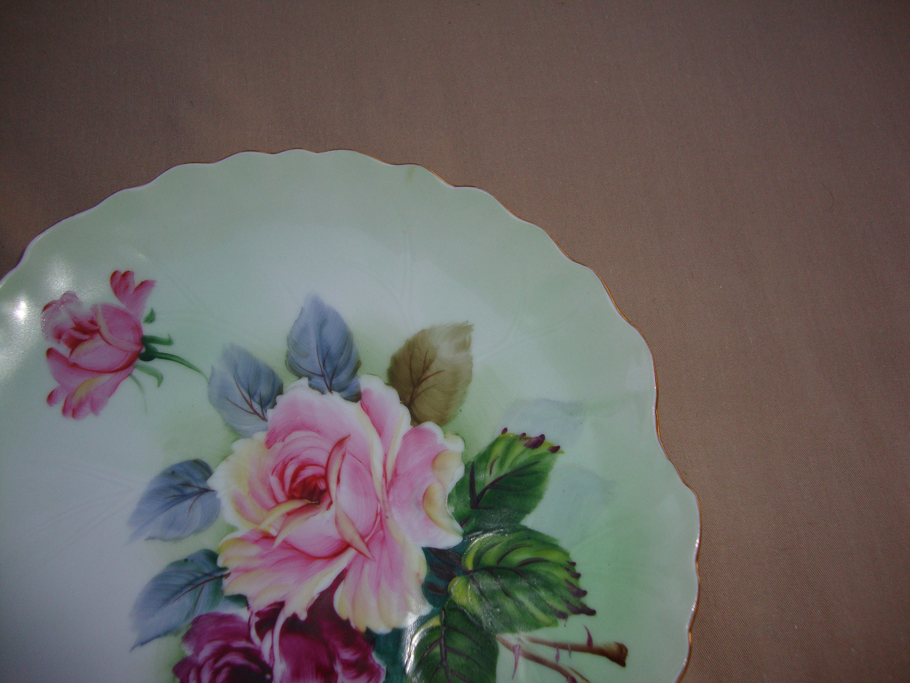 Ucagco Ceramics Japan Plate Gold Trim Pale Green With Pink Roses 8 1/2