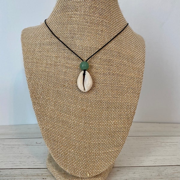 Cowrie Shell and Green Aventurine Choker Necklace