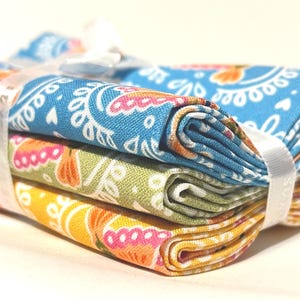 Fiesta Fabric Bird Tiles quilt cotton sewing material by the yard and half-yard continuous cut