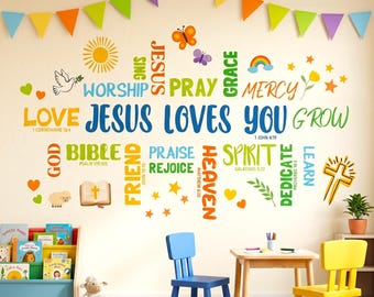 Naklejki ścienne DECOWALL „Jezus Cię kocha” – chrześcijańskie słowa biblijne do pokoju dziecięcego (DS9-8096)