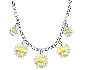 Necklace - Retro Daisy Charm