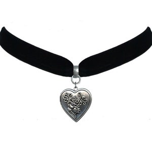 Retro Velvet Heart Locket Choker Necklace, Locket Choker, 90s Retro Choker, Heart Charm Necklace, Silver Pendant Choker