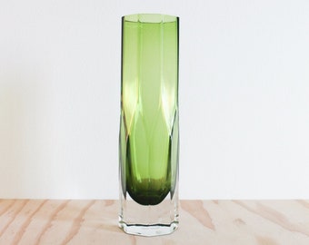 Gunnar Ander Lindshammar Sweden Green Glass Vase
