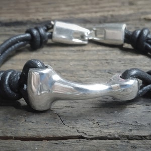 Pulsera de hombre, pulsera plateada, pulsera de cuero, pulsera boho, pulsera ecuestre, pulsera de bocado de caballo