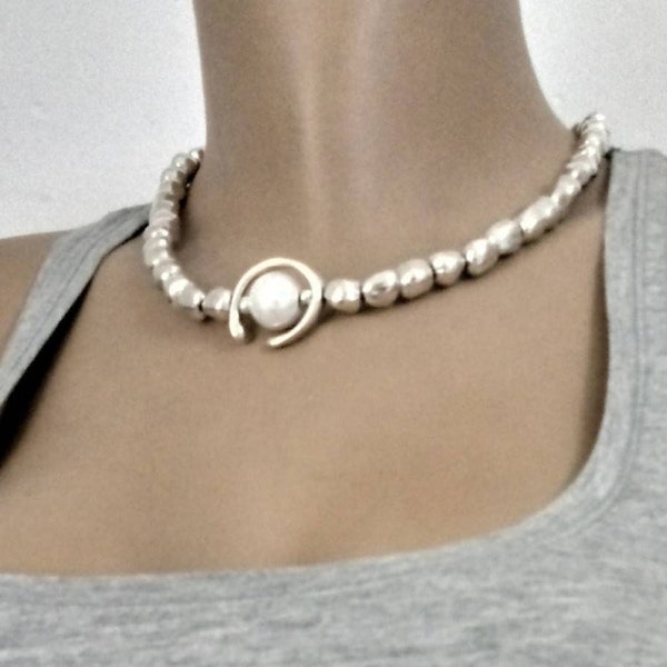 woman jewelry,  pearl necklace, zamak necklace, boho necklace , white pearl necklace, necklace, adjustable necklace , uno de 50 style