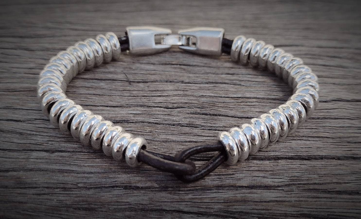 Pulsera de hombre, pulsera de cuero, estilo uno de 50, pulsera de plata, pulsera de cuentas, pulsera de regalo, pulsera de mujer, brazalete de cuero entrelazado