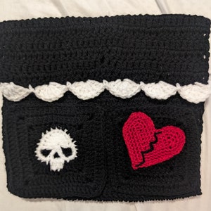 Crochet messenger bag. Select any 2 motif options and choose your lining.