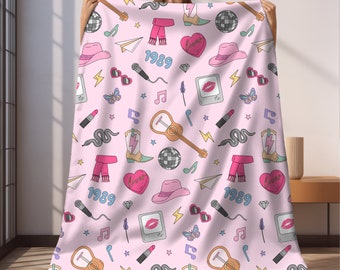 Singer Plush Blanket - Soft and Cozy,  Gift for Music Fans, Little Girls, Teens, Women (30x40", 50x60", 60x80")