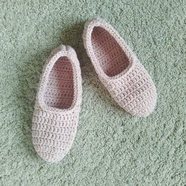 Women slippers, crochet slippers, pale pink slippers, gift for women, cotton slippers, antiperspirant