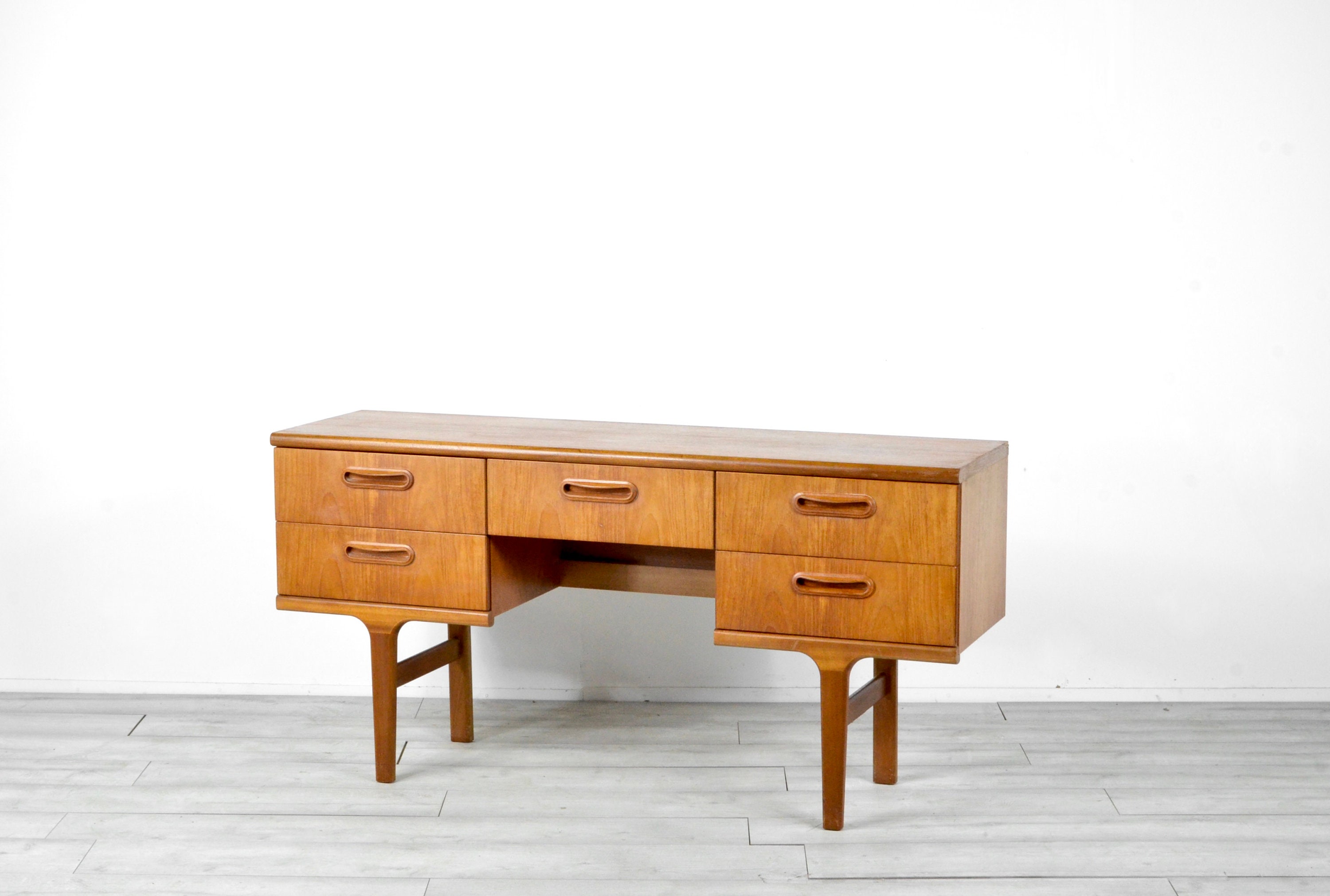 Bureau En Teck Du Milieu