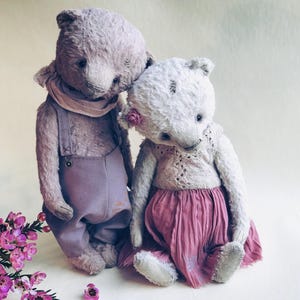 PDF Teddy Bear Violette Pattern 20 cm with clothes, instant download, stuffed artist toy