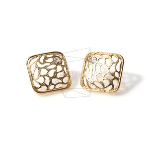 ERG-323-MG/2PCS/Leaf Cutout Diamond Earring (CZ)/19mm x 19mm/Matte Gold Plated over Brass/Jewelry Making