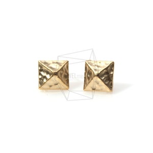 ERG-167-MG/4PCS/Textured Pyramid Ear Post/7mm x 7mm/ Matte Gold Plated Over Brass/Jewelry Making