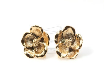 ERG-048-MG/2Pcs-five Petal Flower Ear Post/ 18mm x 18mm /Gold Plated over  Brass/925 sterling silver post/Jewelry Making