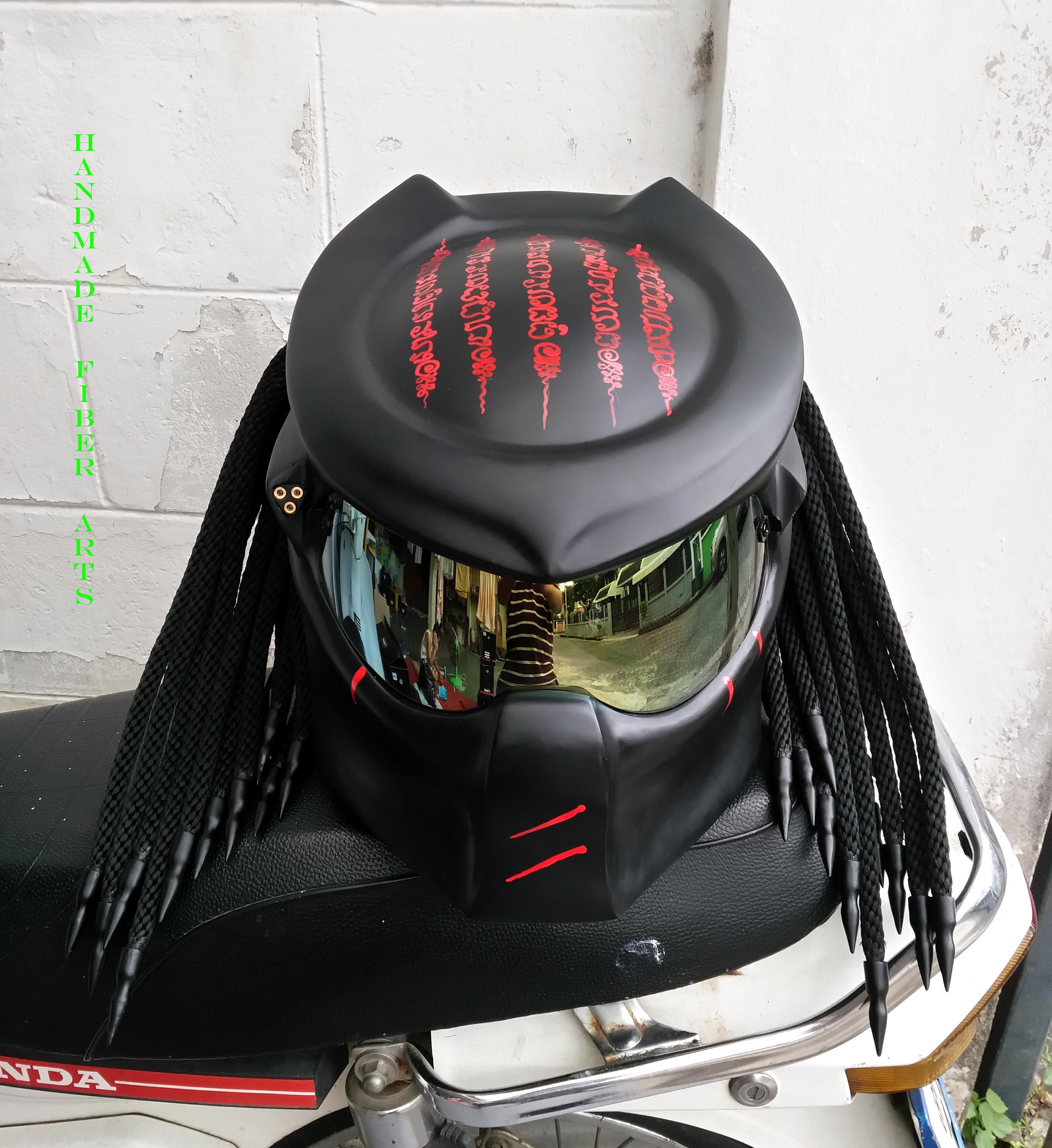 90 casques de moto Predator  Casque moto, Casques motos, Casque moto  personnalisé