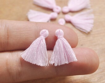 25pcs 17mm bebé rosa Mini tassels, tiny short Cotton Tassels Handmade Jewelry Making Tassels Pendant DIY Craft Supplie, Al por mayor