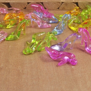 20 pcs Mixed Color Acrylic High Heel Shoes Charms Pendants, Crystal ClearJewelry Supplies -- 20x35mm