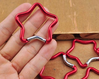 1-50 unidades de mosquetones rojos con forma de estrella, clip para cinturón, llavero, gancho de aluminio negro de 4,8 cm (1,9"), llavero con forma de estrella y clip para mochila