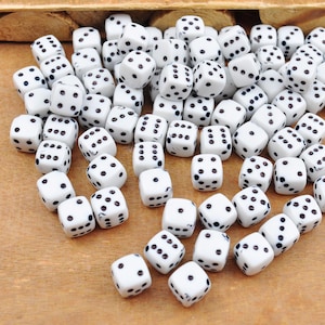 200pcs Dice Beads, Dice Diagonal Hole Plastic Dice Beads, 8mm White Beads, Acrylic Dice Beads,Game Dice, Square Cube Beads,Jewelry Beads