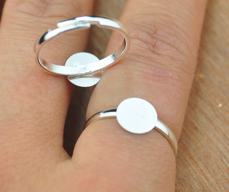 30 Silver Rings,Shiny Silver Ring Base Adjustable with 8mm Round Pad,Silver Blank Ring Pads,Adjustable Ring Pads,DIY Rings,Jewelry Supplies.