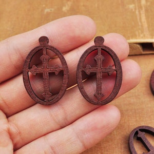 10 piezas/20 piezas/50 cruces de madera, cruz de madera ovalada de café, colgante de encanto de cruz de madera sin terminar, cruces retro, joyería gótica, al por mayor, 35x23 mm
