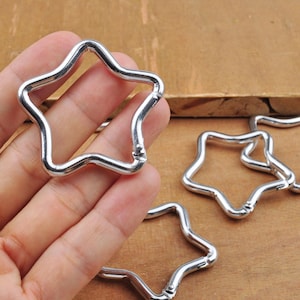 1Pcs-50pcs Silver Star Shaped Carabiner Spring Belt Clip Key Chain Clip,1.9” Black Aluminum Hook Carabiner Star Keychain Backpack Clip