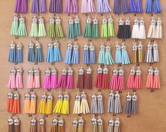 20 glands en cuir de daim faux, glands assortis de couleur avec le chapeau argenté, 1.5 » mini glands de leahter, pour keychains, tassel de bracelet, 50 couleurs