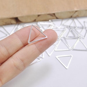 30pcs Silver Triangle Charm,Brass Triangle Rings,Silver Plated Triangle Connectors,Triangle pendant ,Triangle Links- 20x20mm(FF3679)