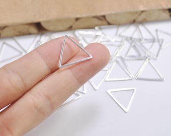 30pcs triangolo Charm in argento, anelli di triangolo di ottone, argento placcato triangolo connettori, pendente triangolo, triangolo link - 20x20mm(FF3679)