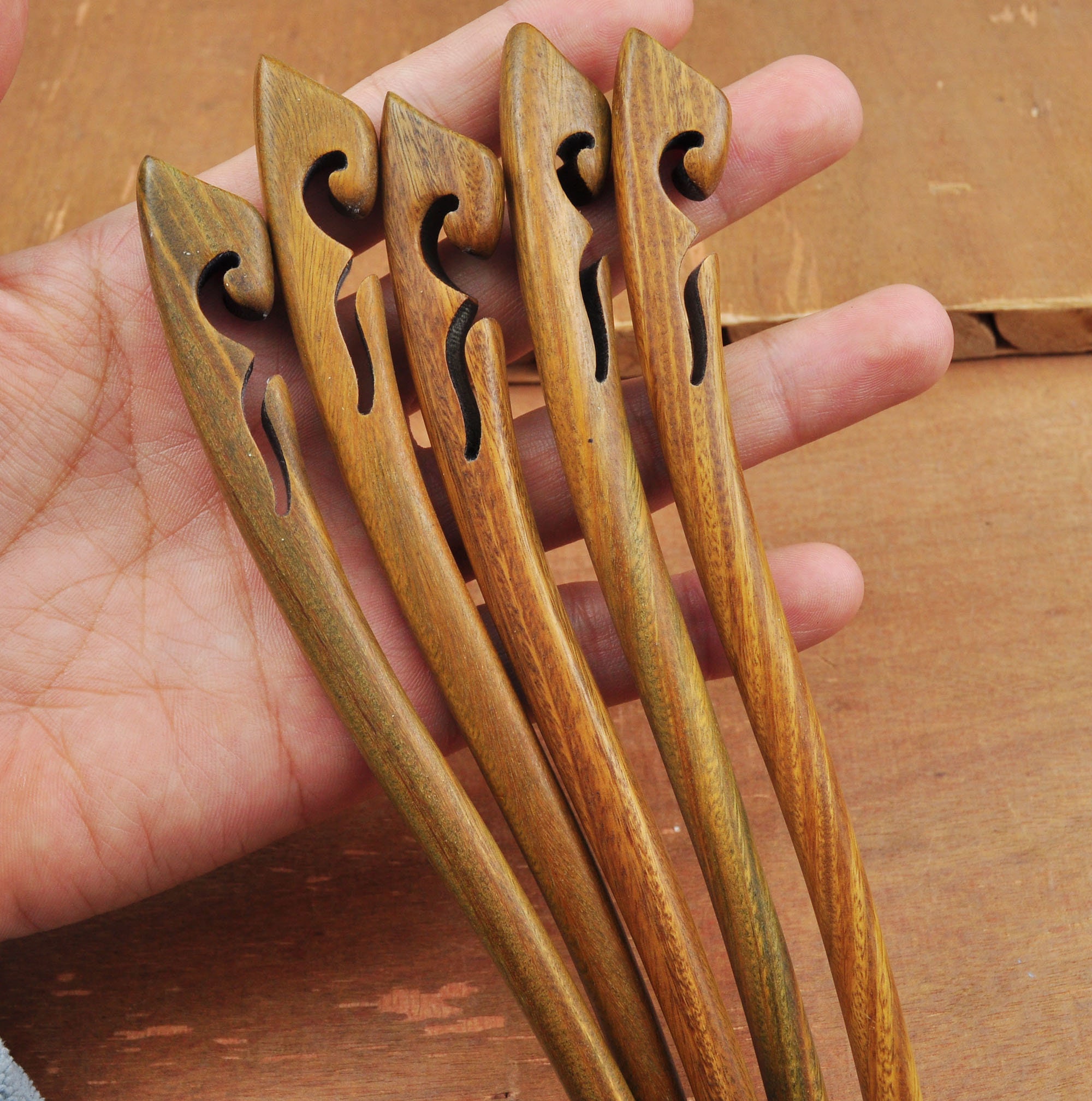 Vintage 80\'s hand-carved wooden hair/bun stick Wooden Hair Stick Hand-carved Sandalwood Hair Stick - WHS008B main image 2