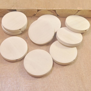 50Pcs 30mm Beads,Natural Flat Wood Circles Wooden discs,Large Flat Round Wooden Beads