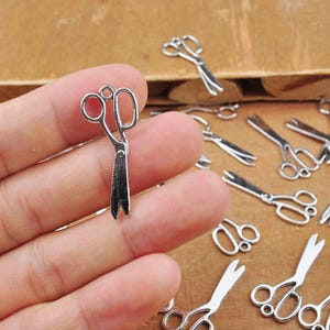 50pcs Scissor Charms Bulk,Sewing Charm,  Antique Silver Sewing Charm Craft Supplies Accessories,jewellery making--33x14mm