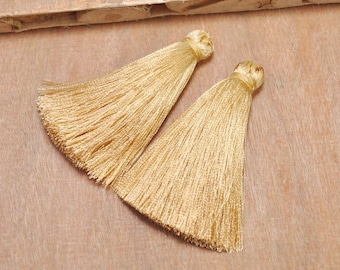 10 st 65 mm Harvest guldfärgade sidentofsar, minitofsar, extra tjocka tofsar, örhängen/halsband, tofshängen, nyckelringar, silkeslena tofsar med fransar.