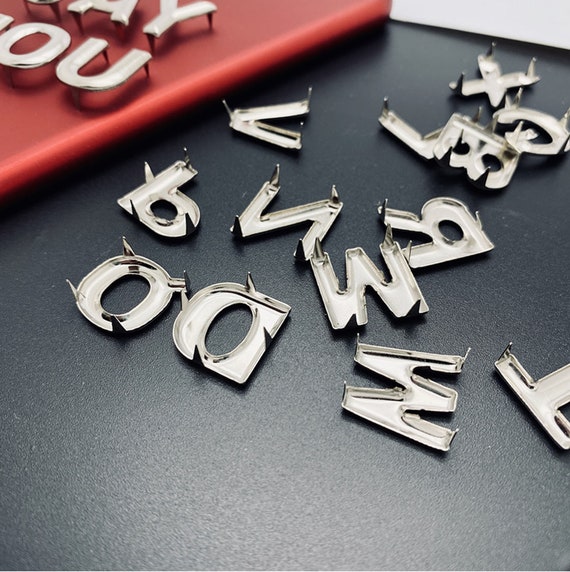 15mm Silber Alphabet / Buchstabe Metall Nieten, 10/26 Stück