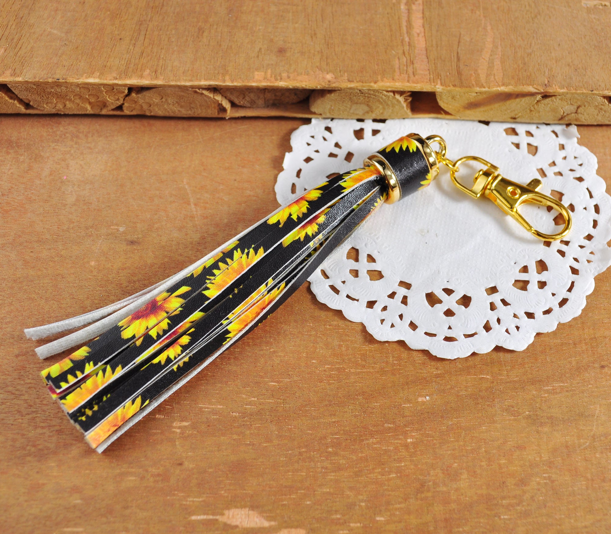 5.9" Large Tassel KeyChain,Sunflower PU Leather Tassels keychain,Tassel Pendants,Gold Cap Handmade Leather Thread Tassel,Keychain tassel