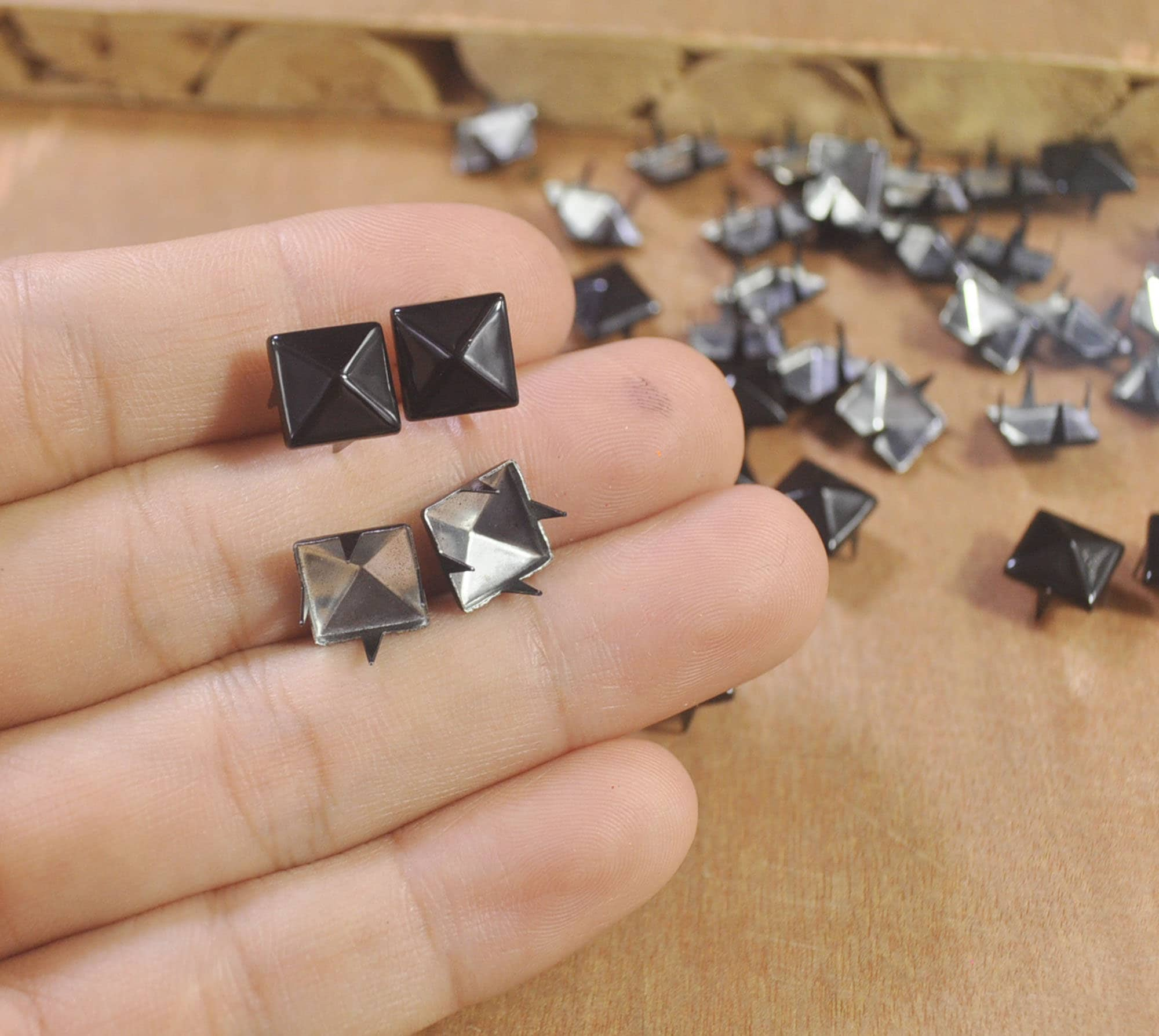 Metal Studs,50/100 Black Square Metal Pyramid Studs for Clothing Shoes Bags  Purses Leathercraft Decoration,DIY 9x9mm