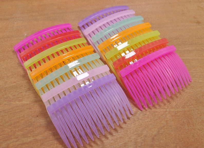 Hair Combs,20 pcs Mixed color plastic Hair Combs 14 teeth (45mmx70mm) image 1
