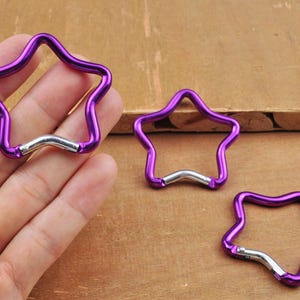 1Pcs-50pcs Purple Star Shaped Carabiner Spring Belt Clip Key Chain Clip,1.9” Black Aluminum Hook Carabiner Star Keychain Backpack Clip